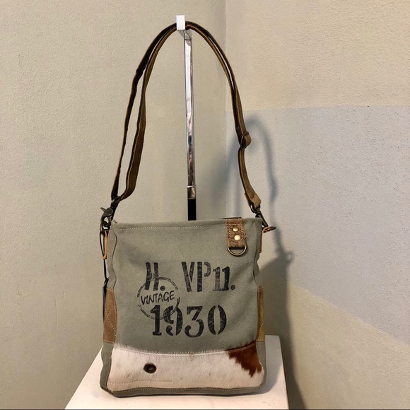 Era 1930 Shoulder Crossbody Canvas Purse upcycled - Picture 3 of 7